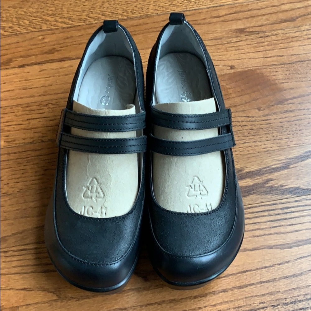 Jambu- Women’s Black Leather Mary Jane